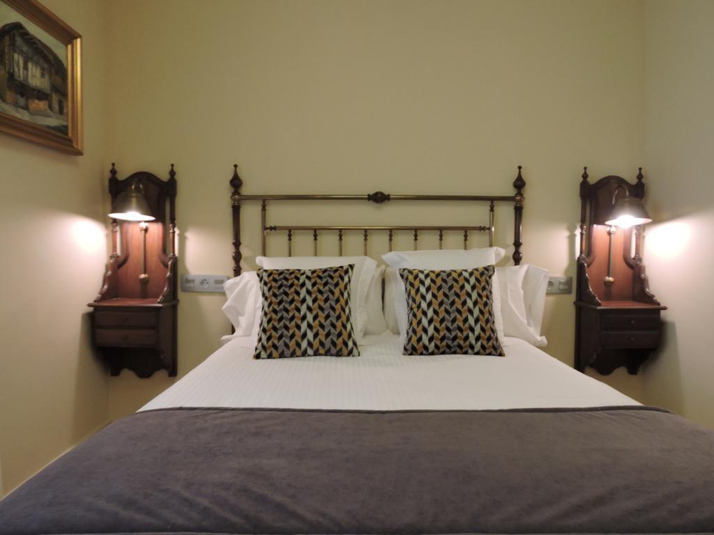 Apartament El Miracle การ์โดนา ภายนอก รูปภาพ
